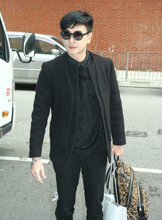 12月31日消息,据香港媒体报道,黄宗泽[微博]父亲黄广义日前因癌症离世