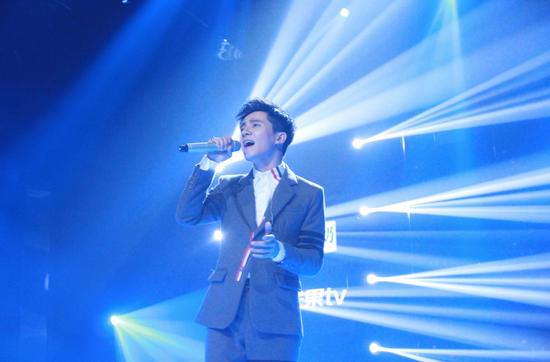 吴俊余回应乐评人质疑:会坚持初心唱下去