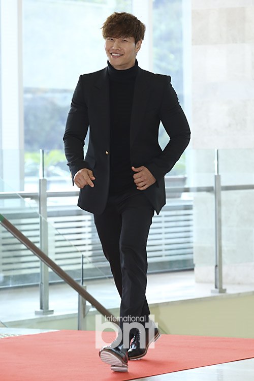 金钟国自曝在中国超高待遇包下整层酒店