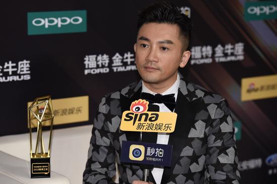 苏有朋出席2015微博之夜盛典并接受新浪娱乐专访