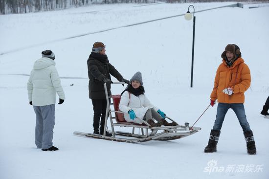 《女婿上门了》滑雪