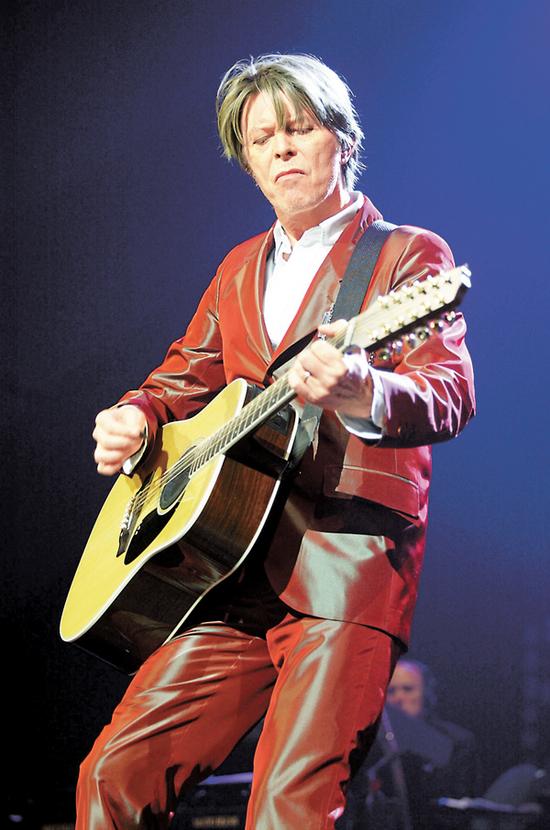 69岁大卫鲍伊去世中外歌手悼念图