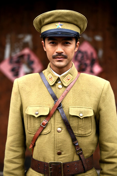 《地雷英雄传》热播 张凯元演绎孤胆英雄