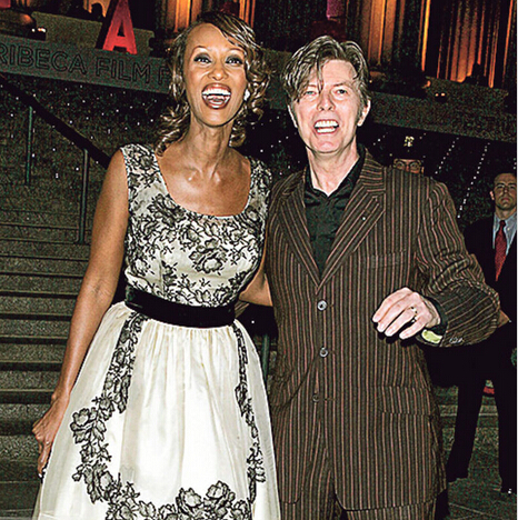 据香港媒体报道,乐坛变色龙大卫鲍威(david bowie)日前惊传因肝癌逝世