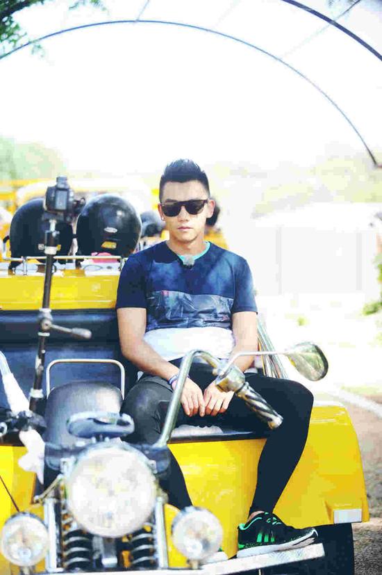 郑恺前往游戏场地