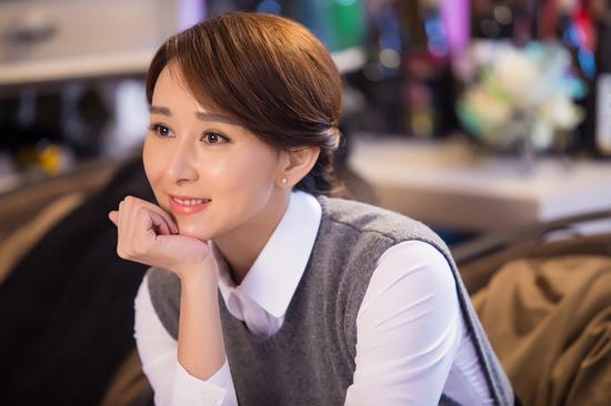 胡静小情人热拍演绎逗比小姨痴情女