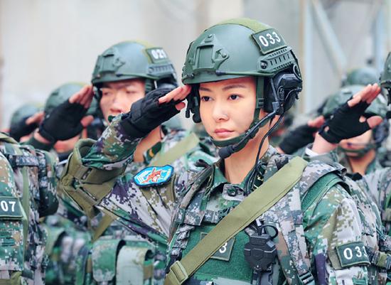 霹雳火热播陈美霖直言圆了军人梦