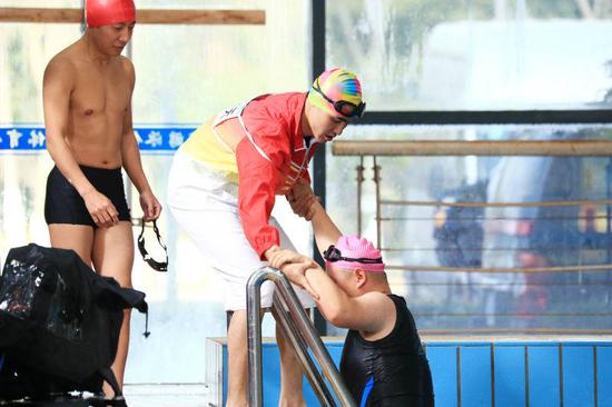 了不起的挑战阮经天化身游泳健将