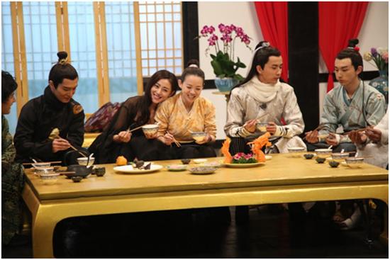 23 02:39:27 新浪娱乐 摘要:1月20日,网络明星美食生活秀《你看起来很