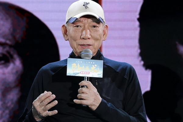 最佳动作指导袁和平开微博网友逗趣欢迎