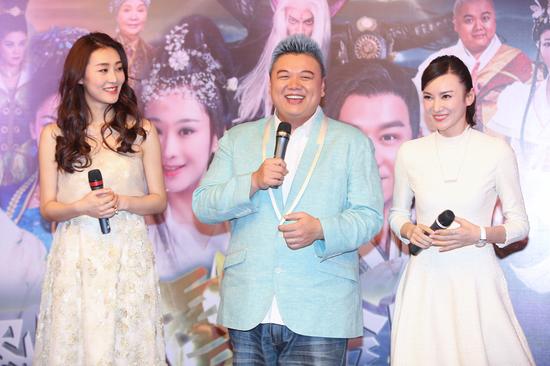 主创现场开心大笑