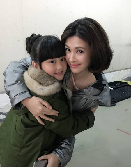 童蕾和女儿王芷璇合影