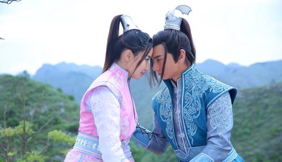 吴奇隆韩雨芹亲密剧照