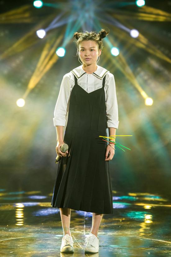 苏运莹成首位踢馆歌手亮相我是歌手