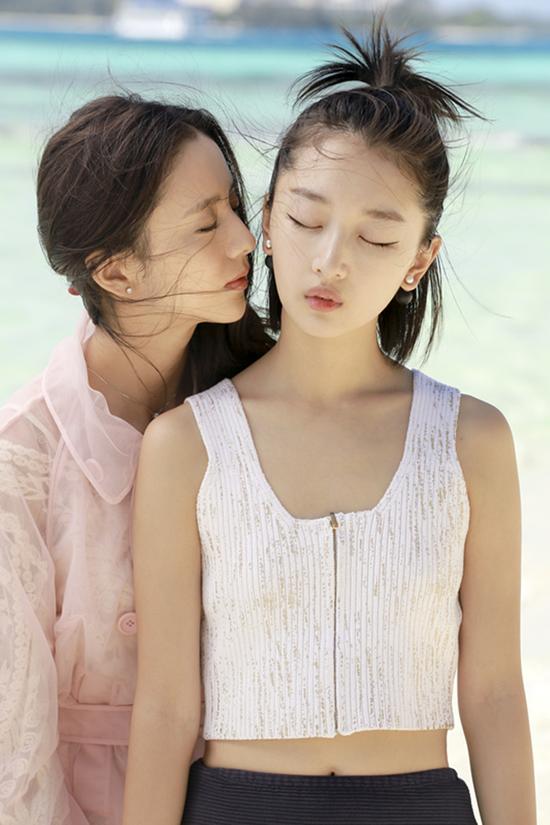 周冬雨《奔爱》成叛逆少女 角色灵动|周冬雨|佟丽娅|奔爱_新浪娱乐