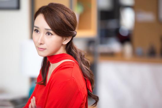 胡静饰演《小情人》青红