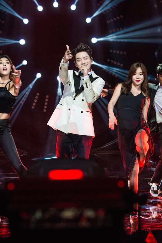 歌手4黄致列甩苦情包袱唱bigbang秀舞艺