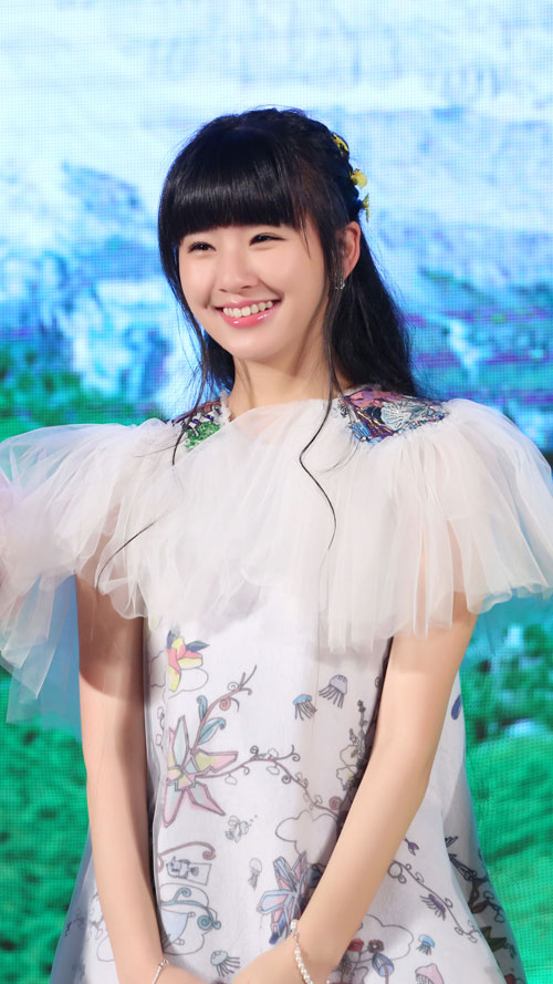 彩旗陈瑶《青丘狐》迷糊姐妹很青春|张若昀|陈瑶|小彩旗_新浪娱乐