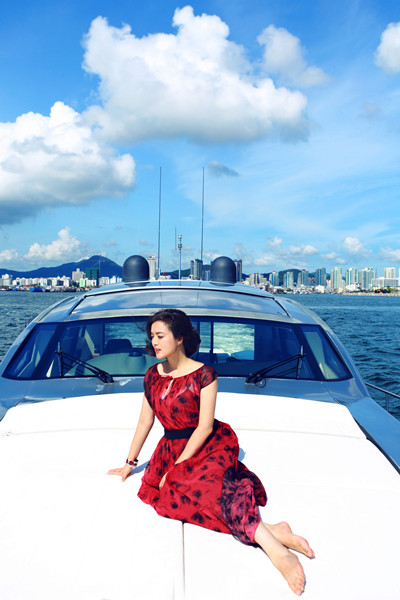 近日,2016世界旅游形象大使系列活动新闻发布会在北京举行,歌手白雪