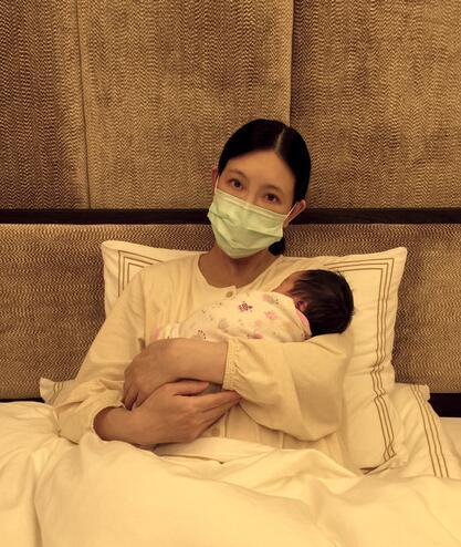 40岁国标女王刘真生下猴宝宝满怀着感恩