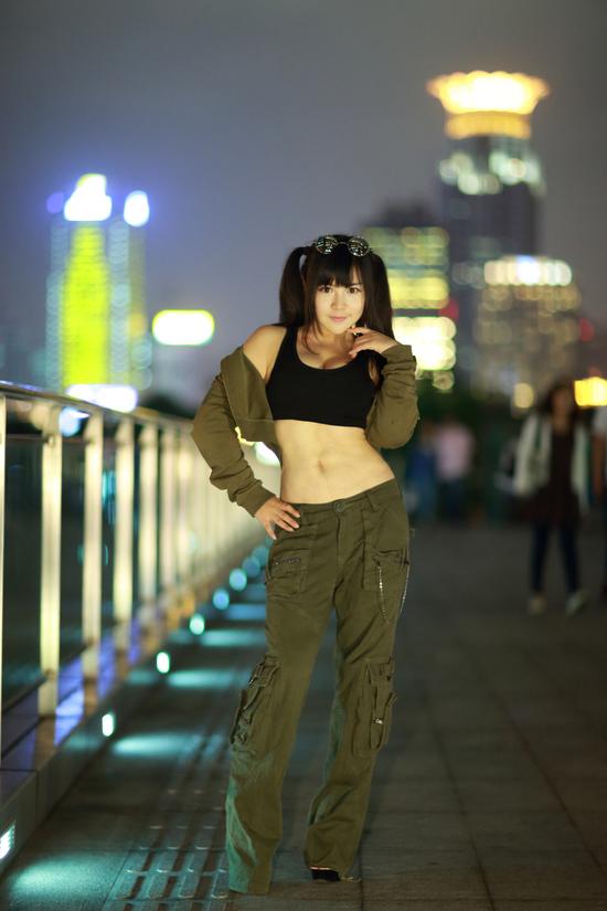 让张柏芝妈妈做配角 小孽开拓网红新路径