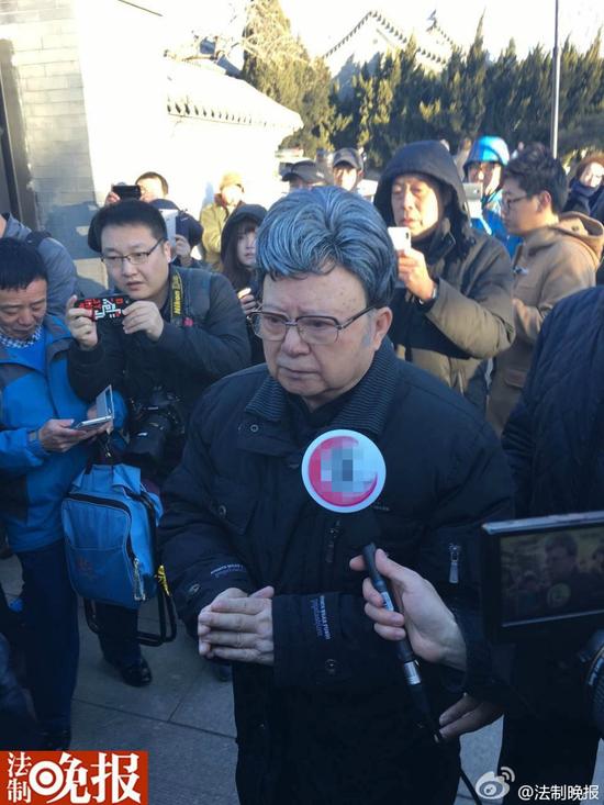 胡松华追悼阎肃心情哀伤 多次中断采访_手机新浪网