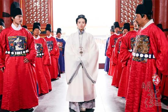 《女医明妃传》刘诗诗饰演谭允贤