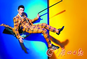 如今的黄晓明抱着勇于被娱乐的心态面对公众