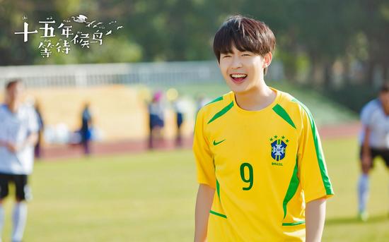 朱元冰新曲《青春年华》首发 唱懵懂青春