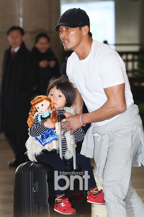 秋成勋、秋小爱