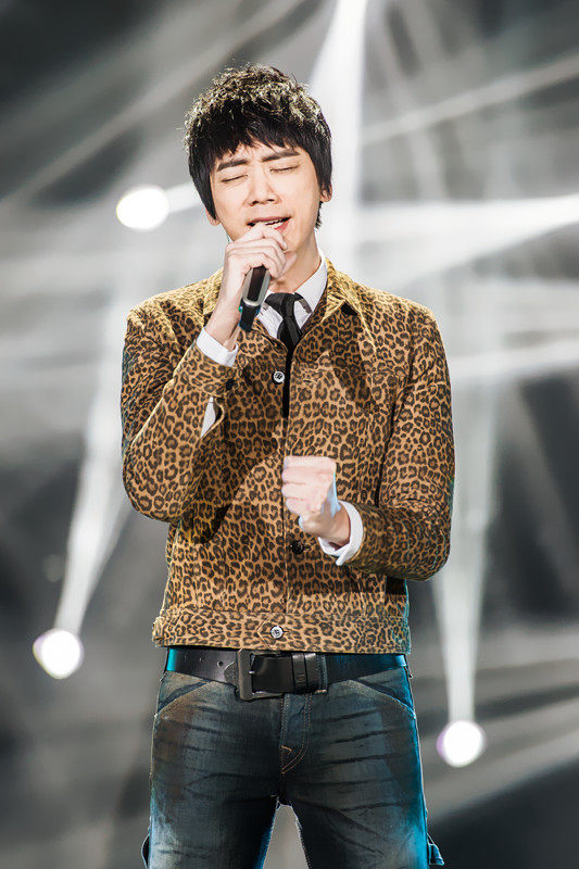 歌手4信彩虹诠释大爱大阵仗显诚意