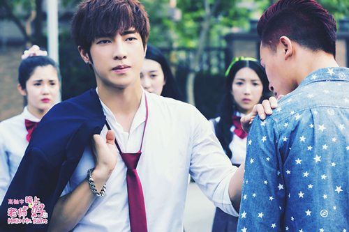 高瀚宇 剧照关晓彤 高瀚宇老师晚上好高瀚宇新浪娱乐讯 于1月25日上线