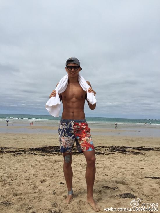 宁泽涛秀好身材