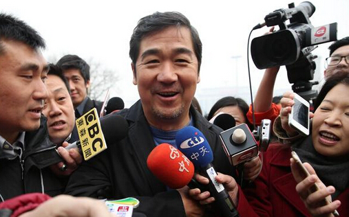 张国立忆南极科考遇冰崩第一反应看国旗