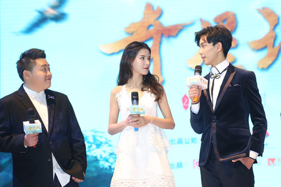 吴磊、郝邵文现场演唱“阿吉雅之歌”