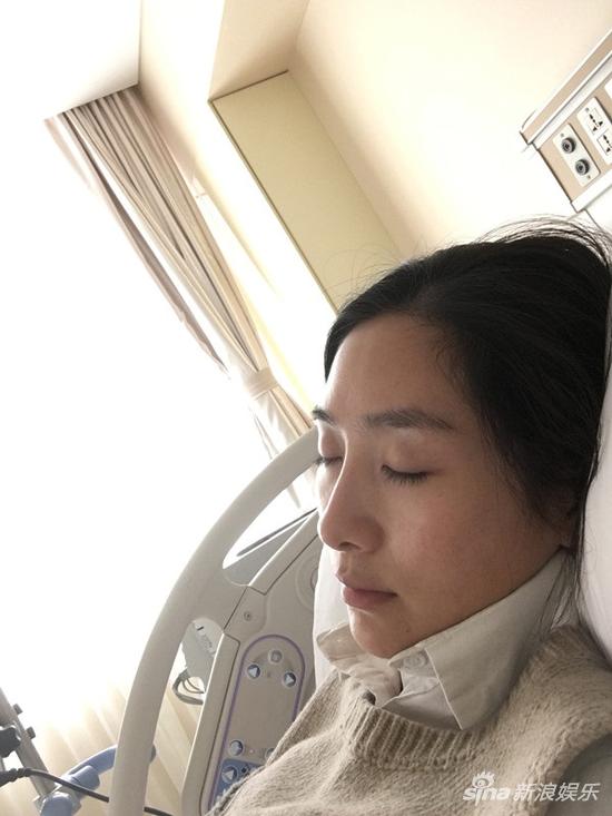 陶昕然晕倒家中紧急送医 面色憔悴打点滴