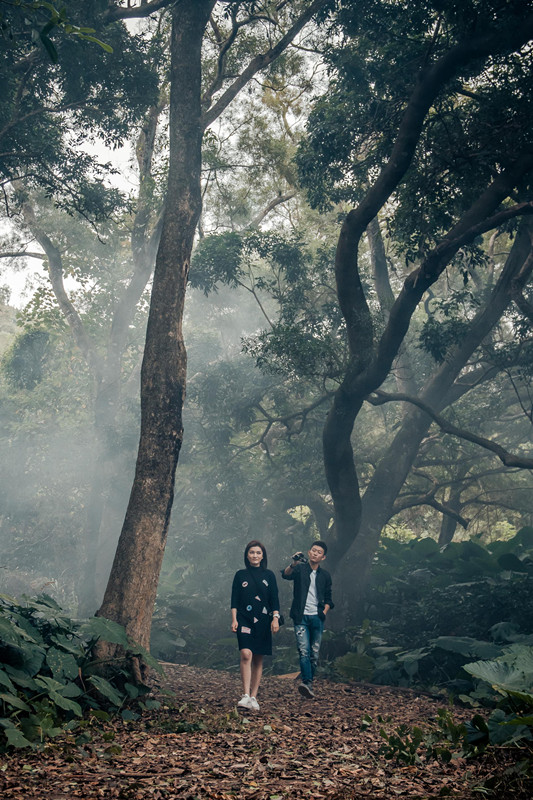 34:05 新浪娱乐 摘要:《隔离岛》进入后期制作阶段,片方发布首款电影