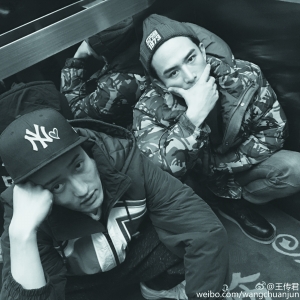 王传君与张晓晨私交甚好，还特意追看对方的作品