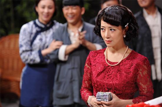 陈紫函饰上官玉