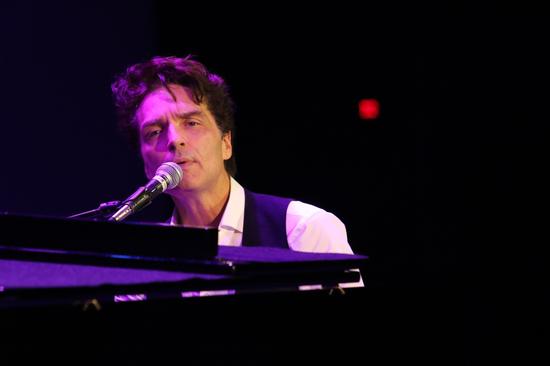 理查马尔克斯带来许多经典歌曲