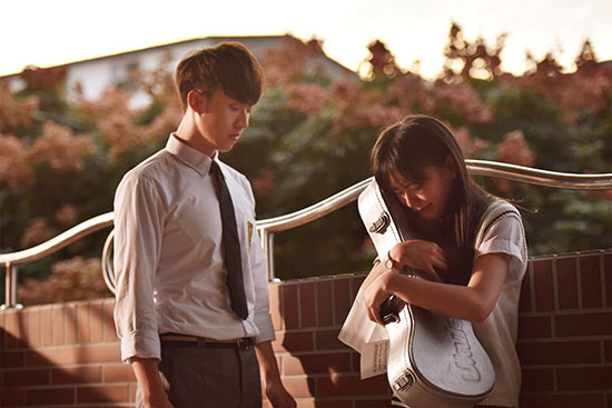 由黄灿灿,南笙,敖犬等主演的电影《半熟少女》上映在即,影片曝光了污