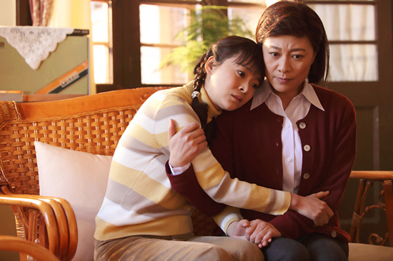 好日子央八热播岳红诠释母爱真谛