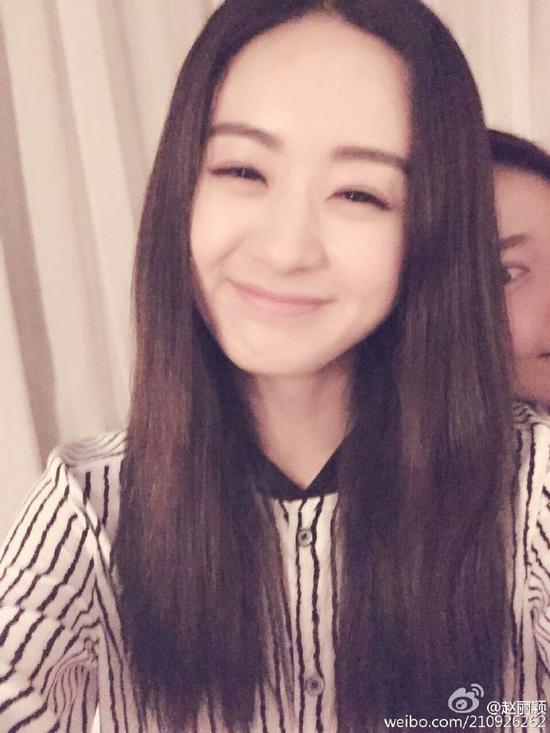 清纯可人的赵丽颖