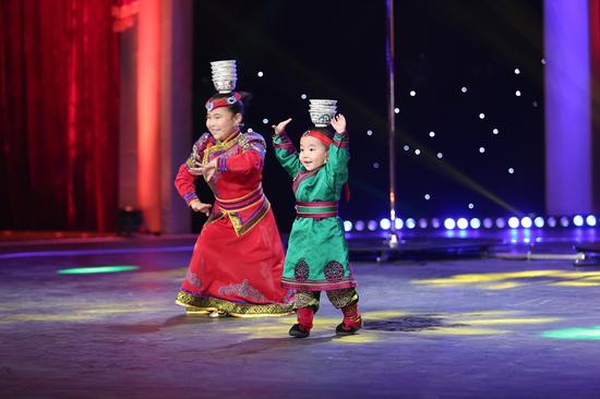 家庭幽默大赛2收官组合献艺惹人泪目