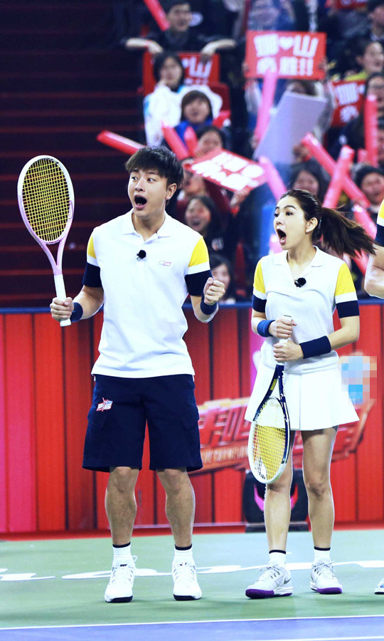 贾乃亮ella被对手吓到了？