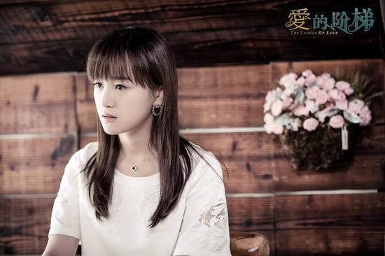 《爱的阶梯》张檬哭戏获赞 新戏盼演御姐