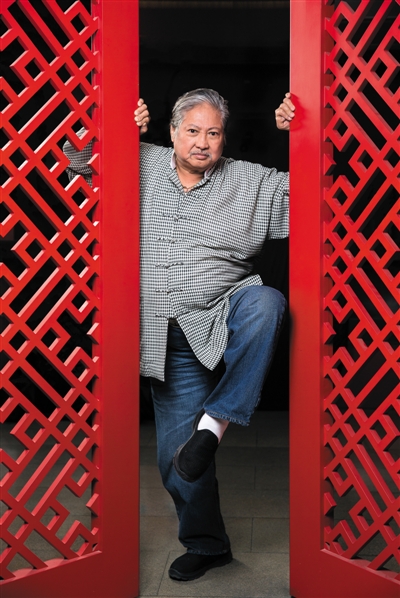 洪金宝有次和李小龙切磋完败