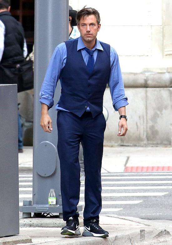 本阿弗莱克这个又老又胖的蝙蝠侠很棒