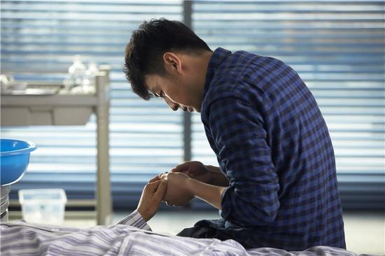 雷佳音雷佳音饰男保姆《我爱男保姆》剧照