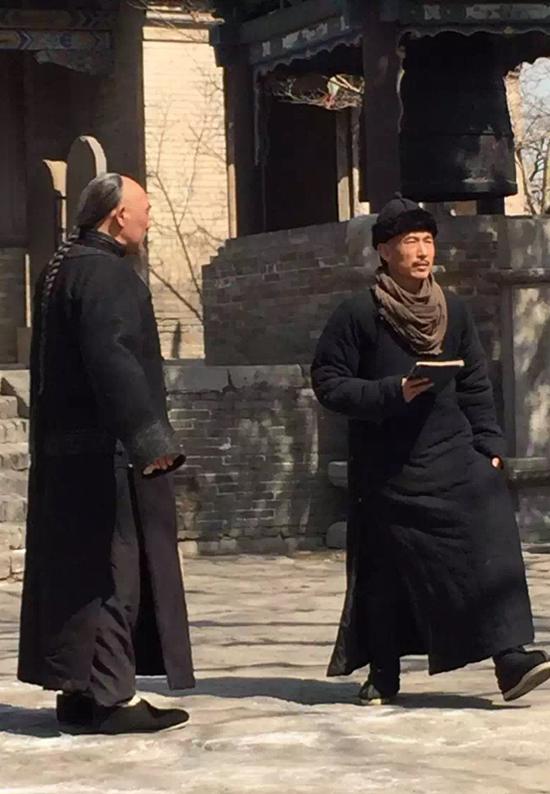 于成龙与先生告别